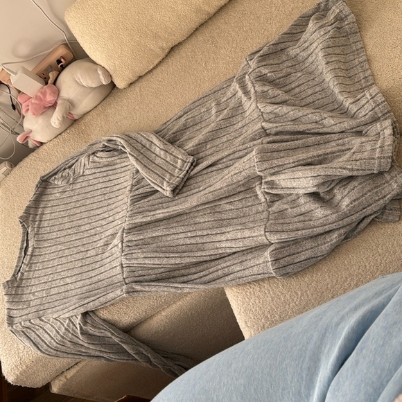 GRAY DRESS - Picture 1 of 2